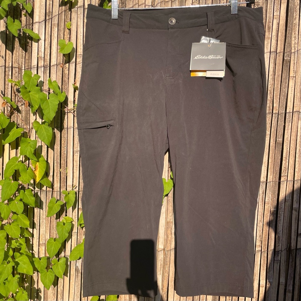 Eddie Bauer Travex Cropped Capri Women’s Travel Pant, Gray size 16